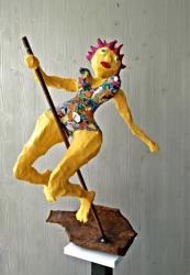 "Clementina 2",60 x 40 x 35 cm, Draht, Kleister, Papier, Acryl, Sockel Eisen